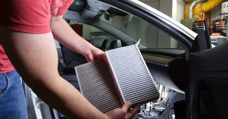 Why Is Tesla Air Conditioning Smell Very Terrible? 